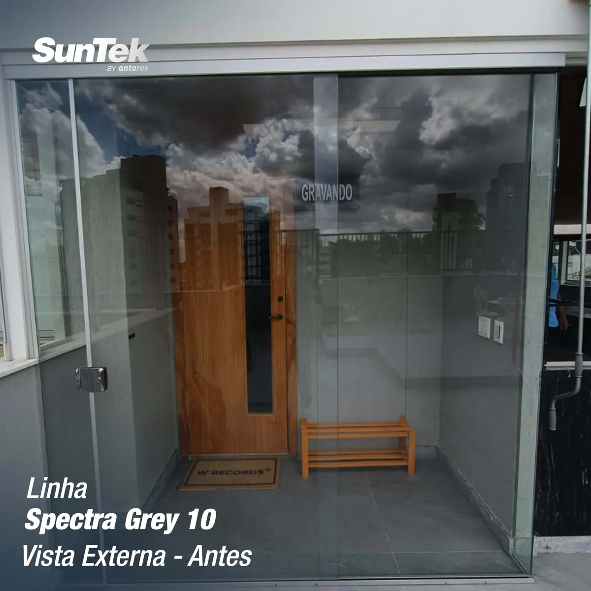 Vidro antes da instalação da película fumê Spectra Grey 10